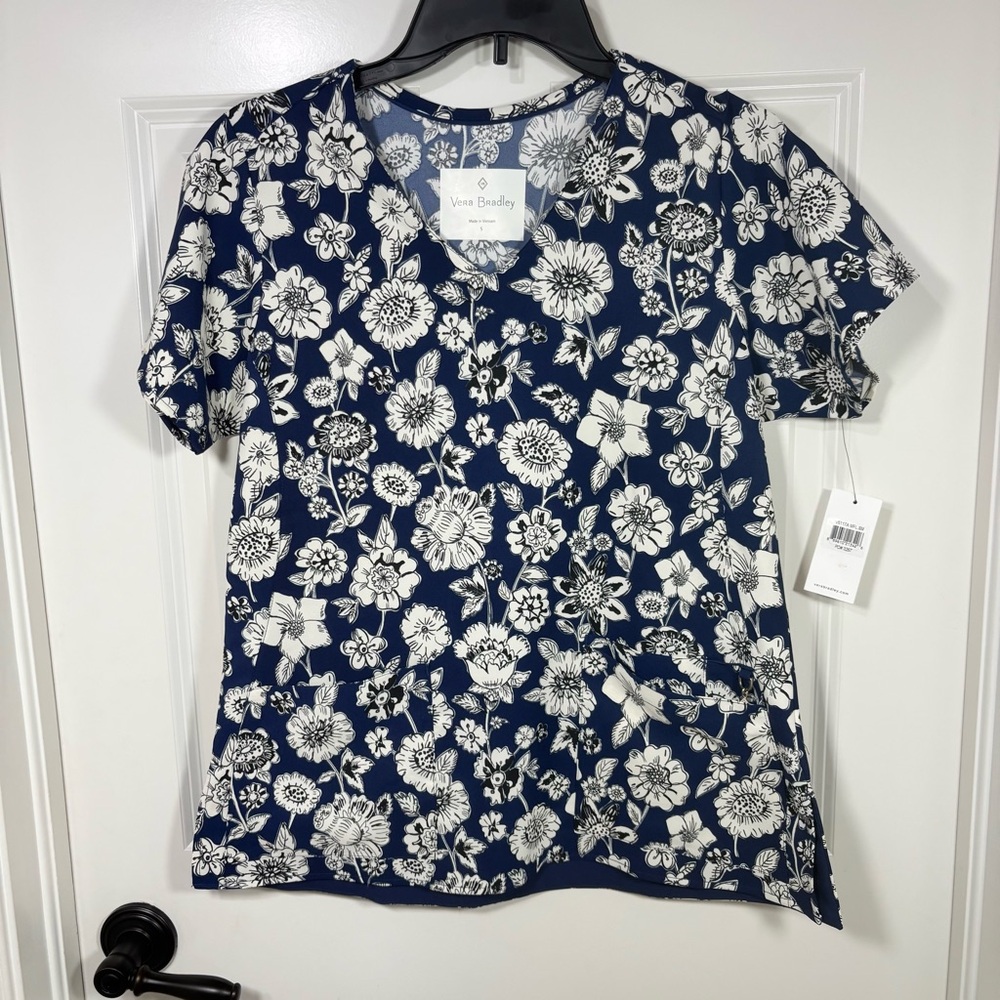 NWT Vera Bradley 3 Pocket Floral Short Sleeve Scrub Top Women’s S